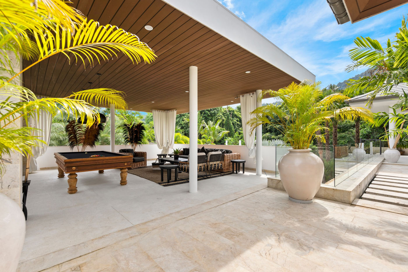 Lush Luxurious and Serenity in Riverside Villa