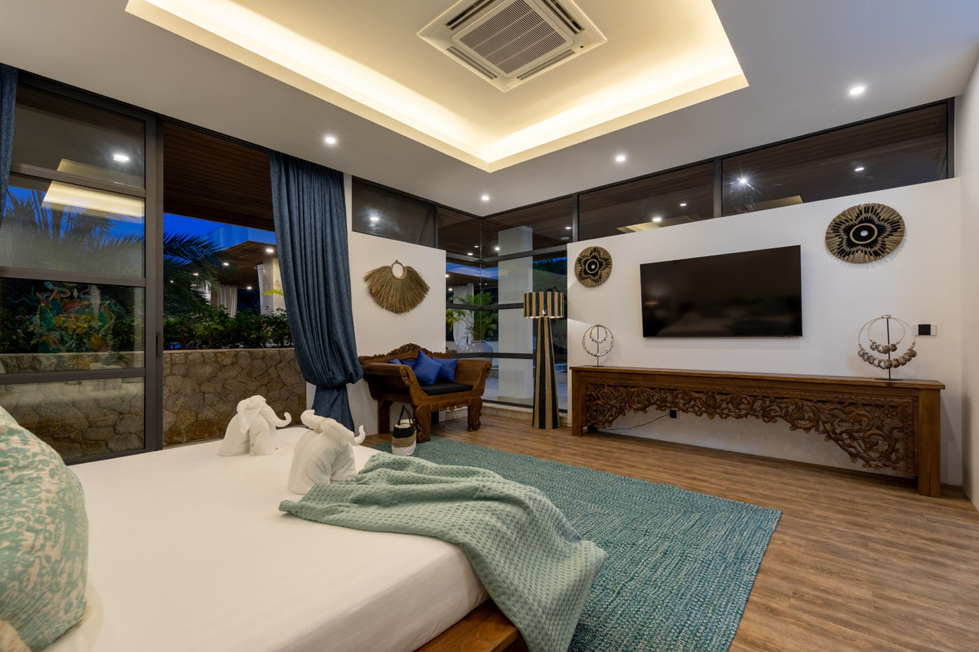 Lush Luxurious and Serenity in Riverside Villa