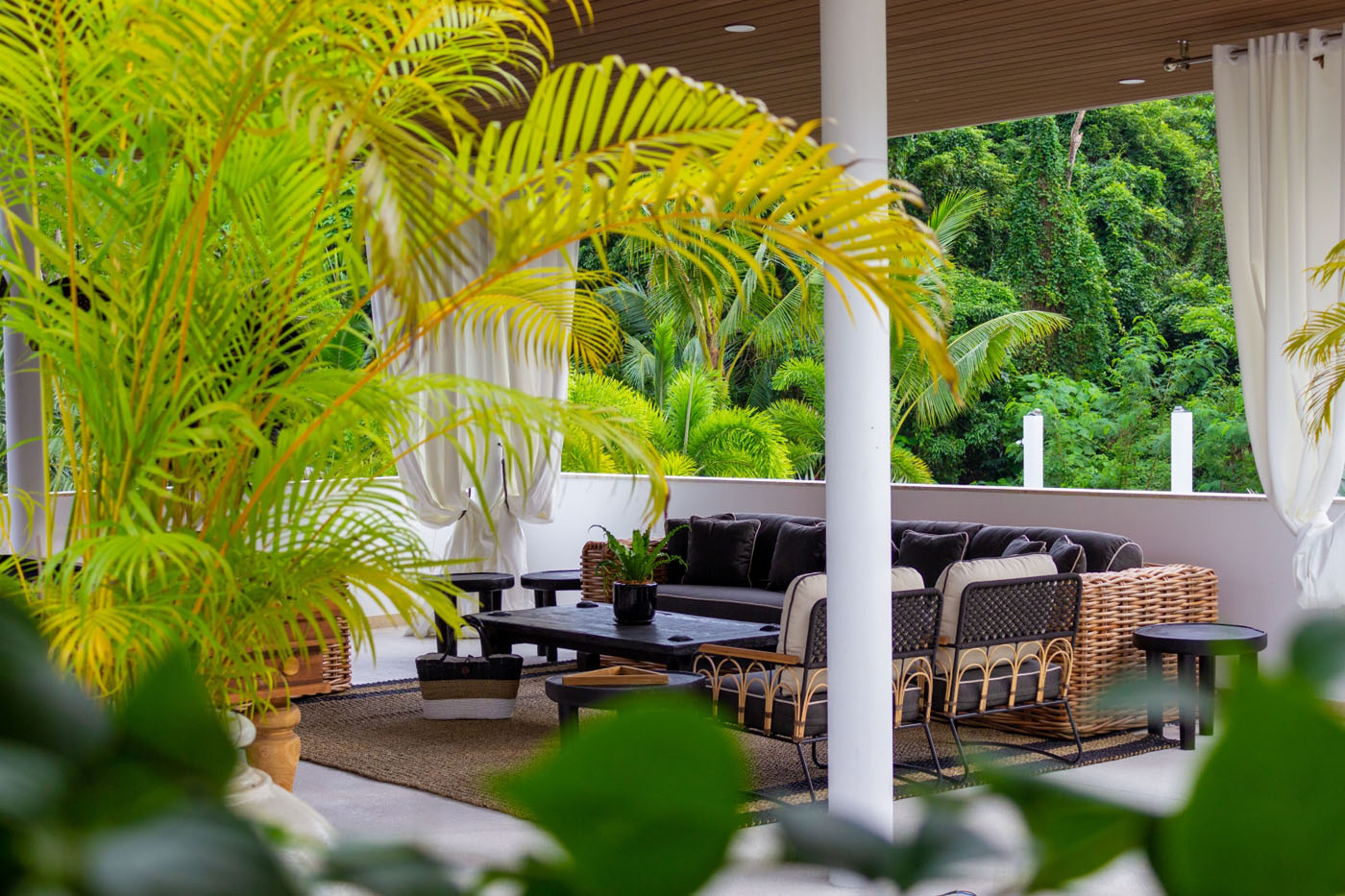 Lush Luxurious and Serenity in Riverside Villa