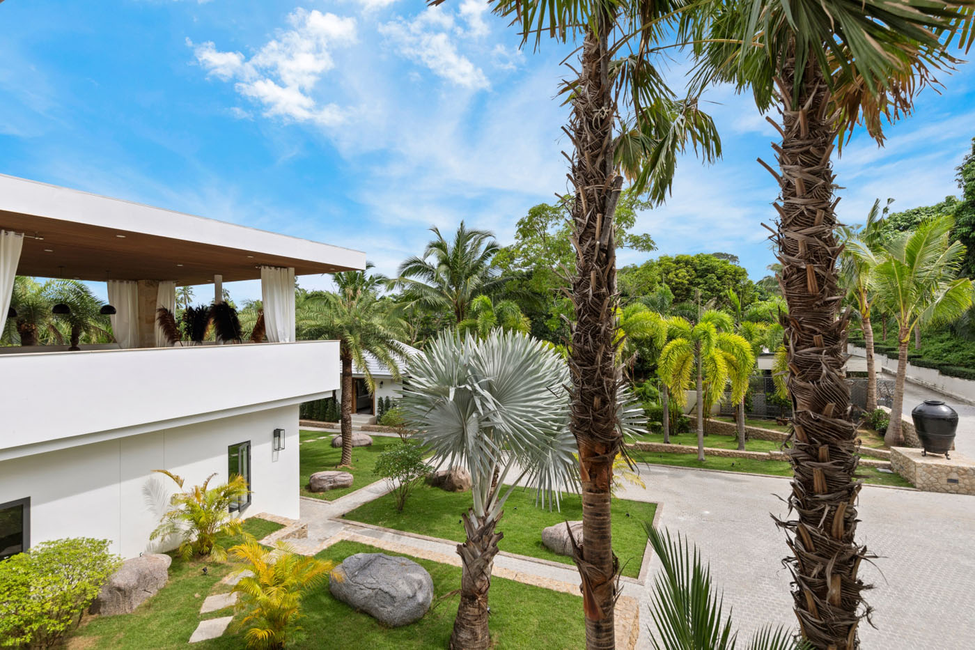 Lush Luxurious and Serenity in Riverside Villa