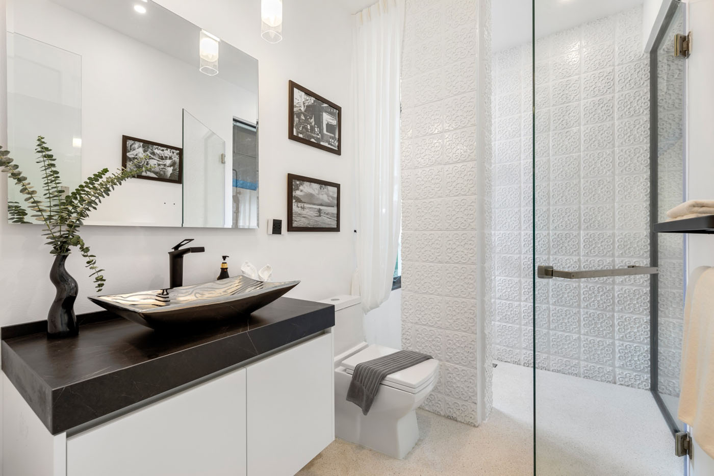 Lush Luxurious and Serenity in Riverside Villa