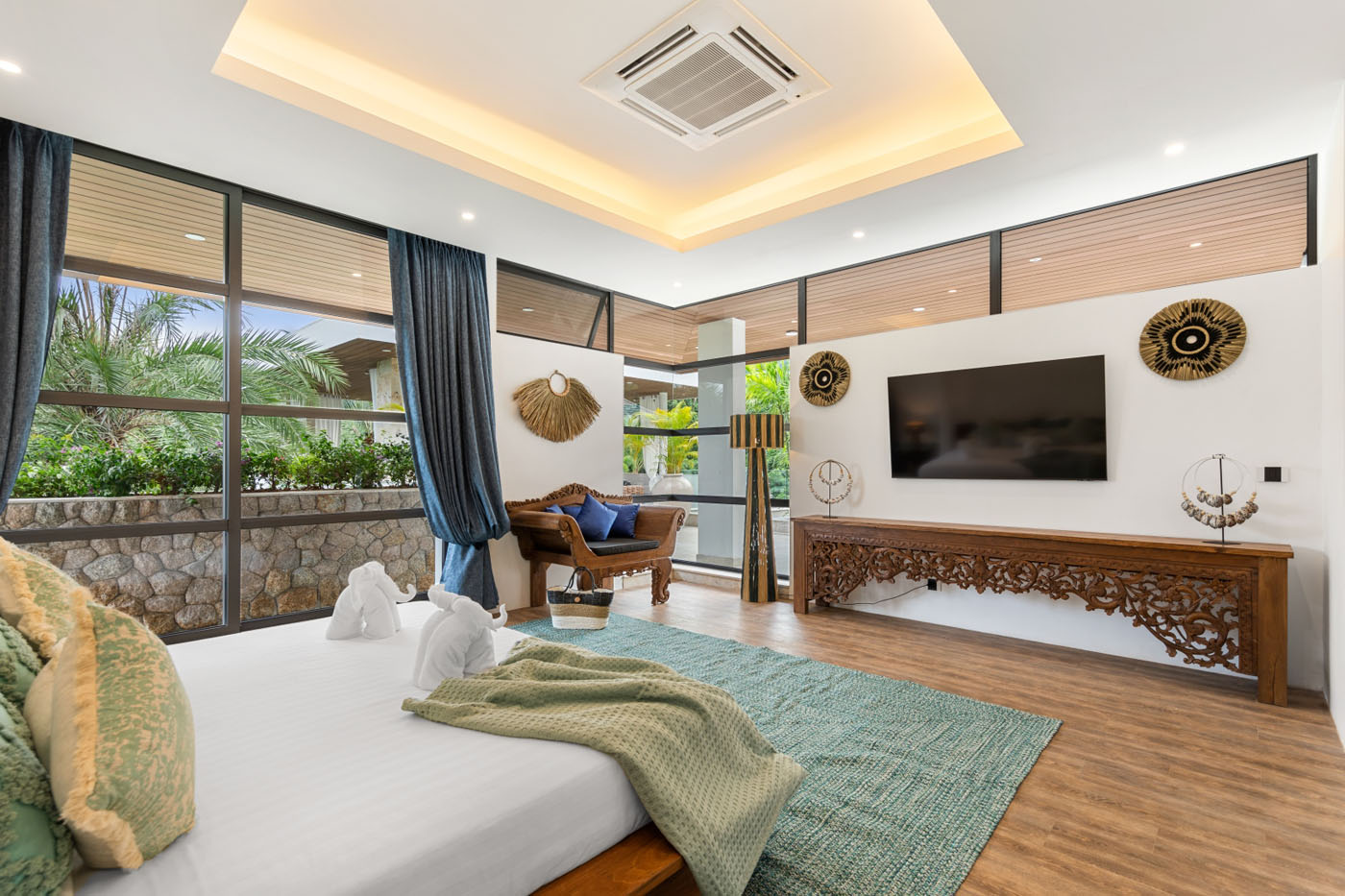 Lush Luxurious and Serenity in Riverside Villa