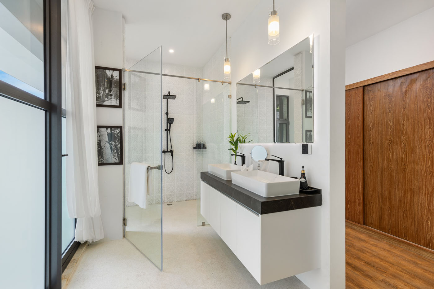 Lush Luxurious and Serenity in Riverside Villa