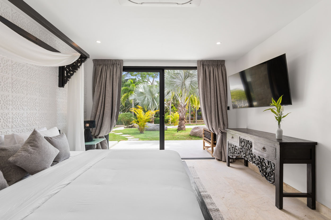 Lush Luxurious and Serenity in Riverside Villa