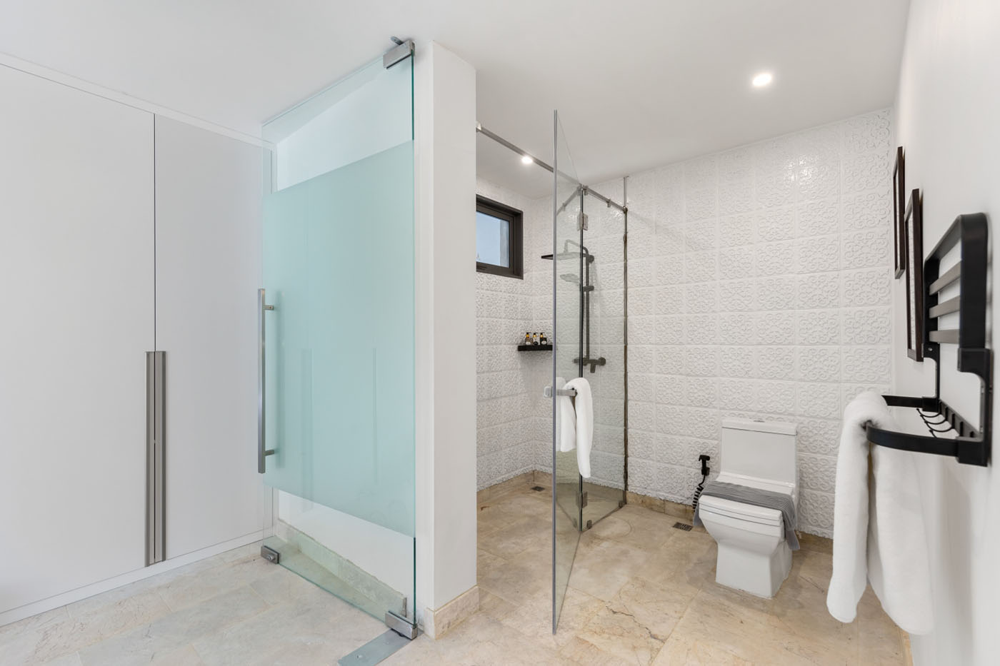 Lush Luxurious and Serenity in Riverside Villa