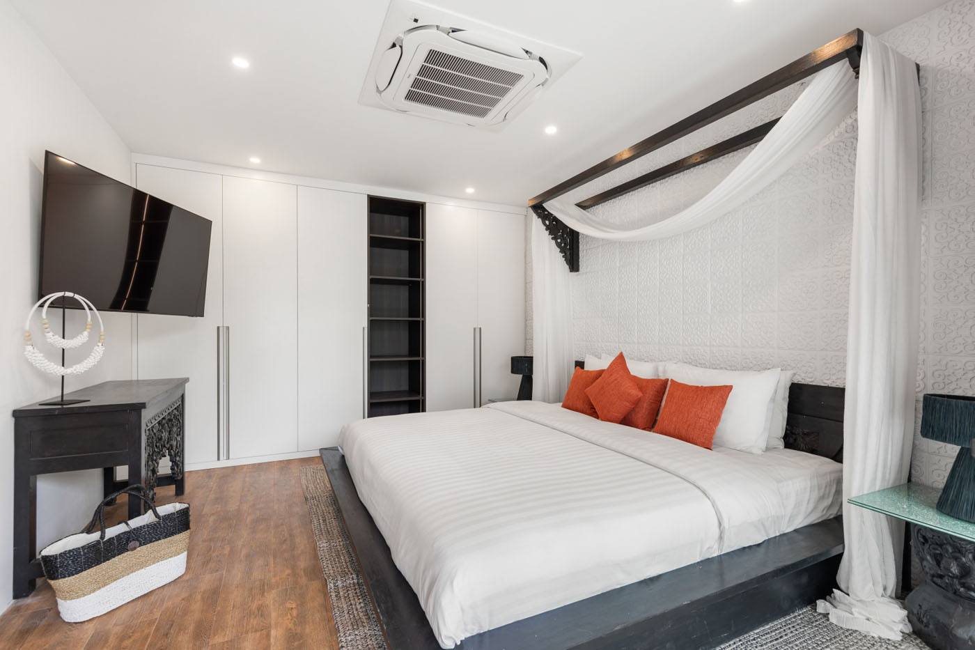 Lush Luxurious and Serenity in Riverside Villa