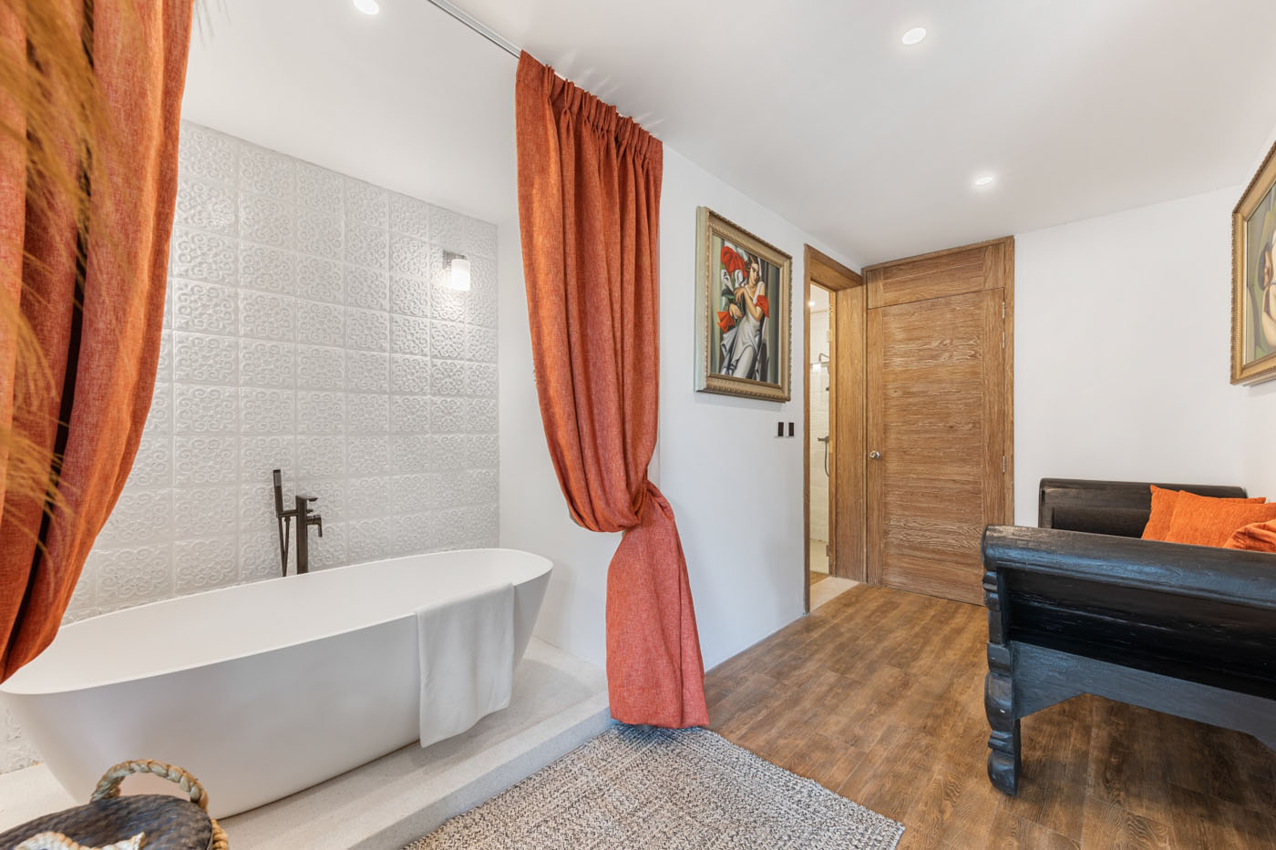 Lush Luxurious and Serenity in Riverside Villa